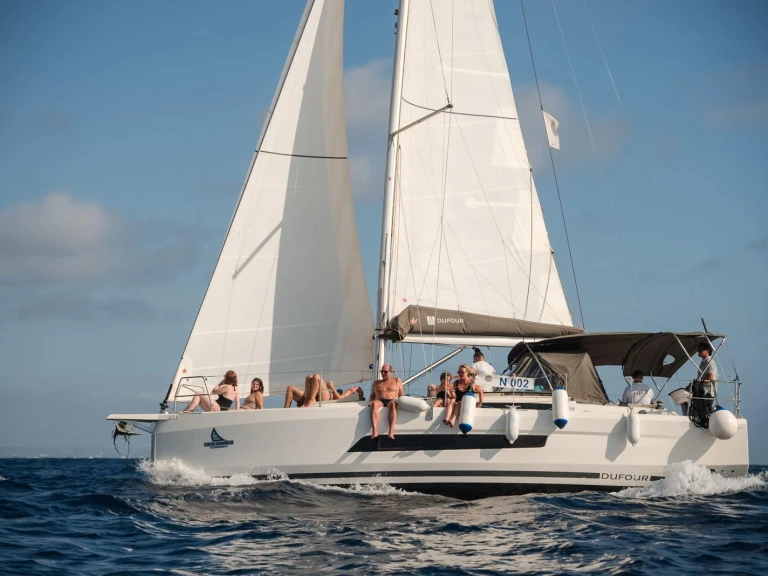 Alquiler de Dufour Dufour 37 – Available for Crewed Daily Charters Only en Castellammare del Golfo