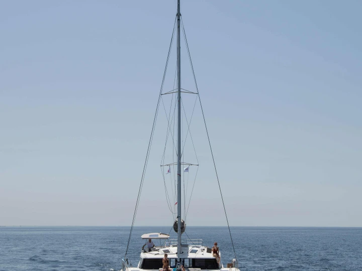 Alquiler de barcos Castellammare del Golfo barato de Fountaine Pajot Saona 47 (Wm-AC-Gen-Sol.Pan)
