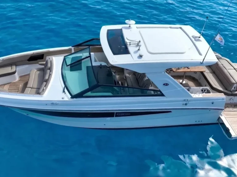 Alquiler de Barco de motor, con o sin patrón Sea Ray Ayia Napa Marina