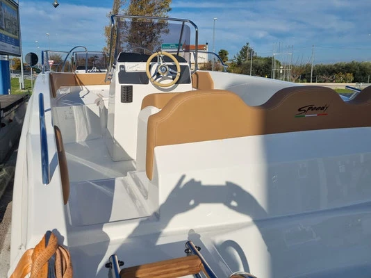 Alquiler Barco de motor Cayman con o sin  título de navegación
