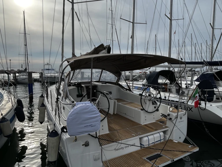 Alquiler de Velero, con o sin patrón Jeanneau Chioggia