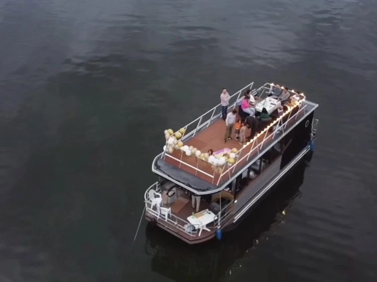 Alquiler de embarcaciones Custom Hausboat 1150 enBerlin en Samboat