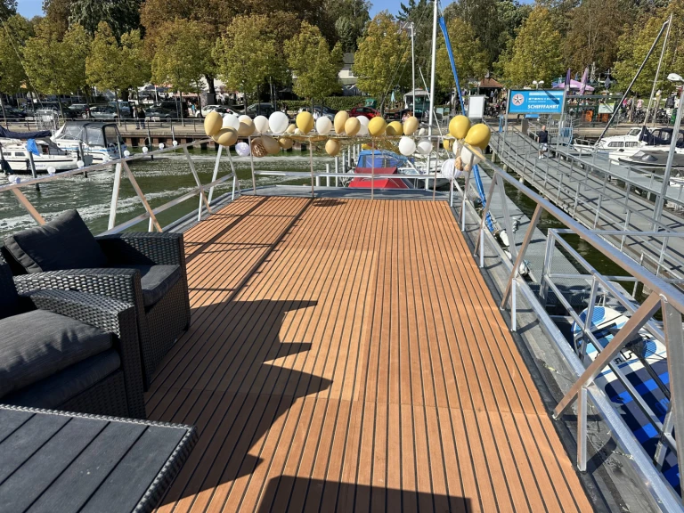 Alquiler Barco de motor en Berlin - Custom Hausboat 1150