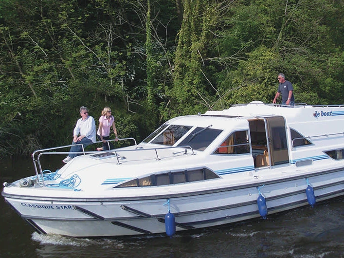 Alquiler de Barco de motor, con o sin patrón Le Boat Homps