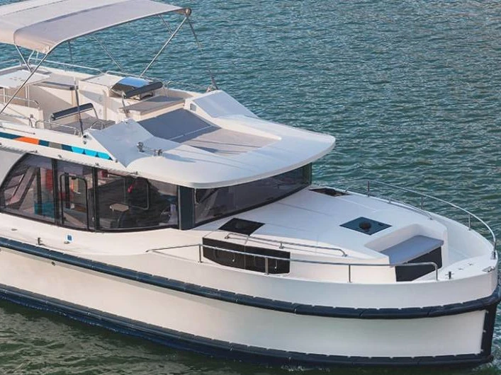 Alquiler de Barco de motor, con o sin patrón Le Boat Homps
