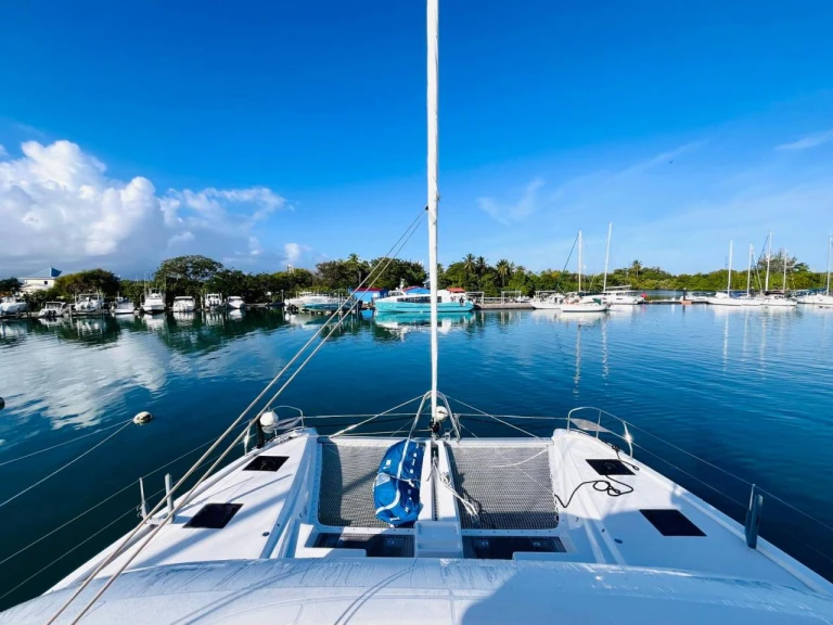 Alquiler Catamarán Lagoon con o sin  título de navegación