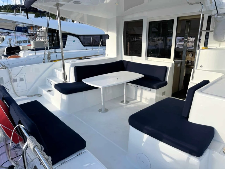 Alquiler de barcos Le Marin barato de Lagoon 40