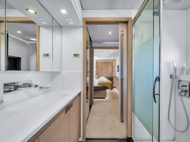 Alquiler Catamarán Fountaine Pajot con o sin  título de navegación