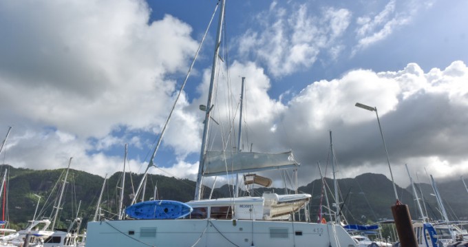 Lagoon Lagoon 450 de alquiler a Eden Island
