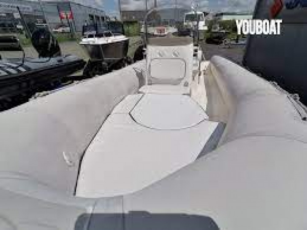 Alquiler Neumática Bombard Explorer 640 SB en La Ciotat (Bombard 640