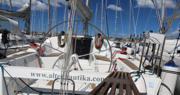 Alquiler ACI Marina Jezera - Bénéteau First 35 en SamBoat